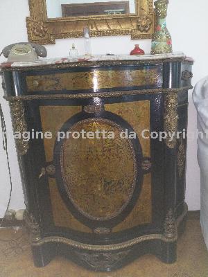 Credenza intarsiata in stile Napoleone III
