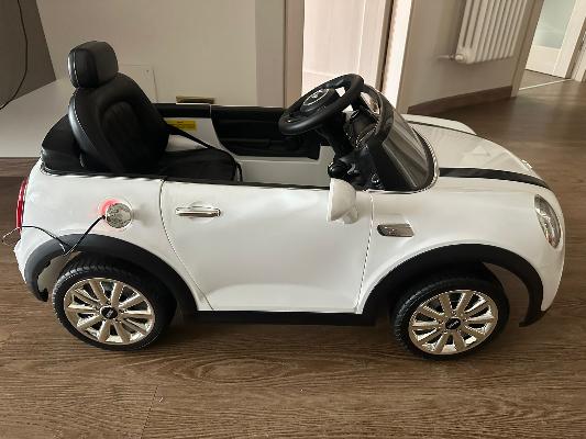 Mini Cooper elettrica per bambini