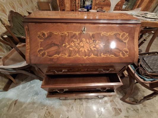 scrivania con ribalta stile maggiolino